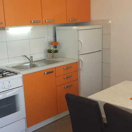 Apartments Jerko Jadrijevic Primosten Exterior photo